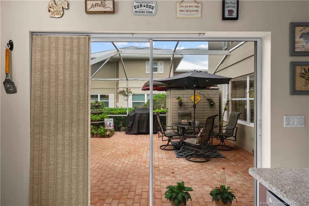 2853 SW Lakemont Place