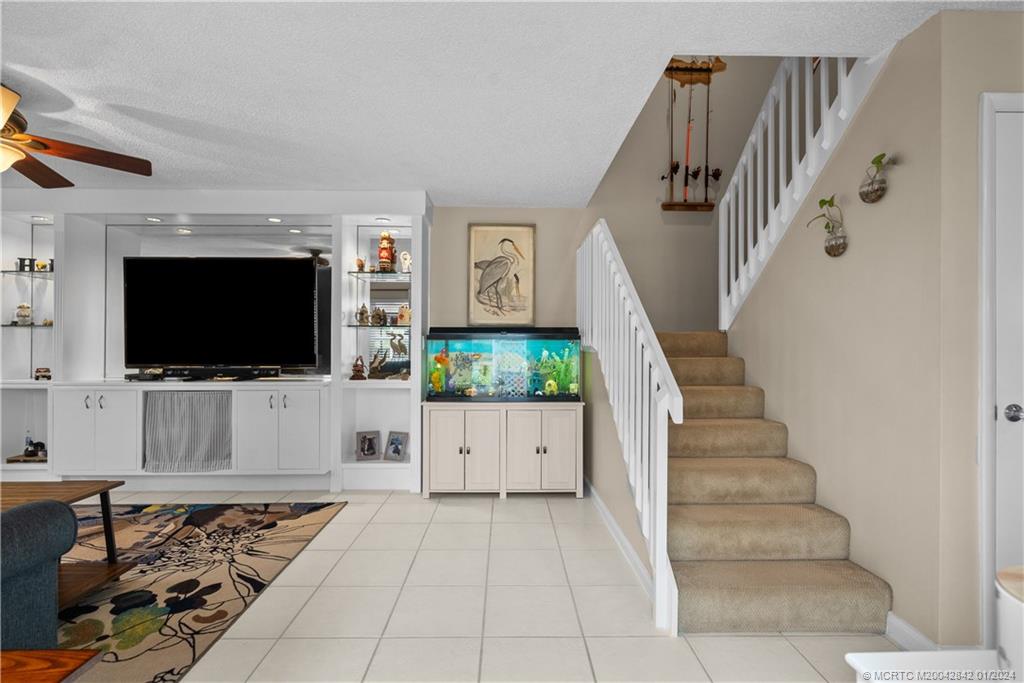 2853 SW Lakemont Place