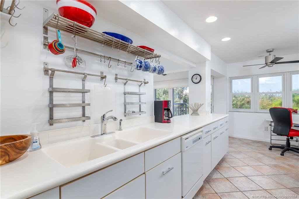 1555 NE Ocean Blvd 203N