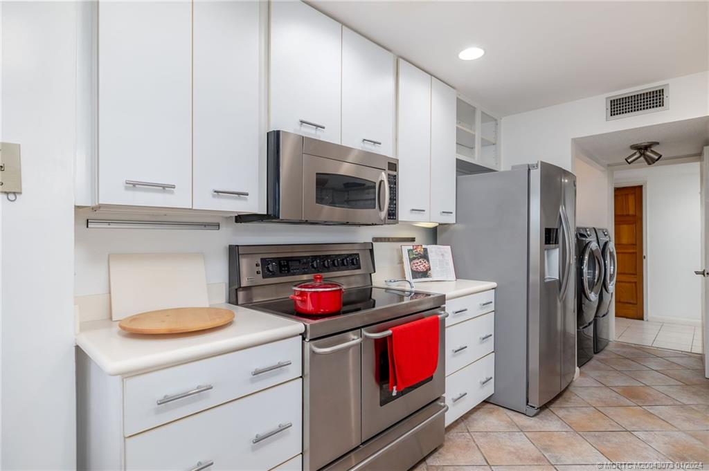 1555 NE Ocean Blvd 203N