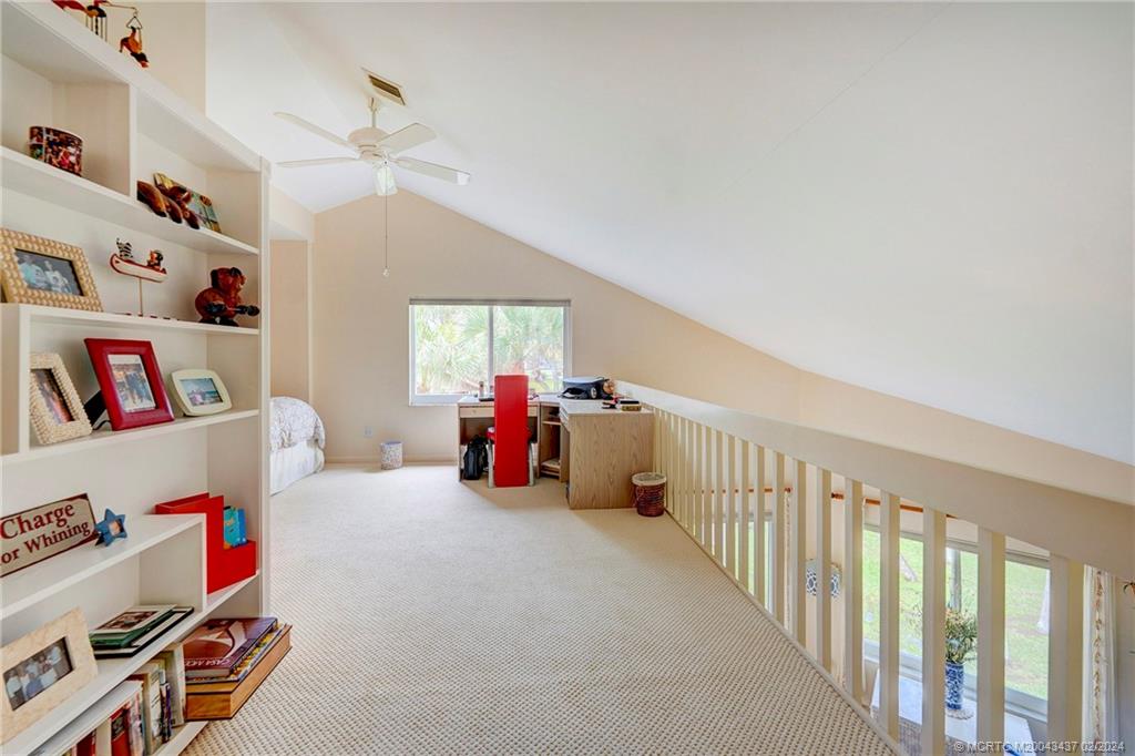 233 NE Edgewater Drive 201