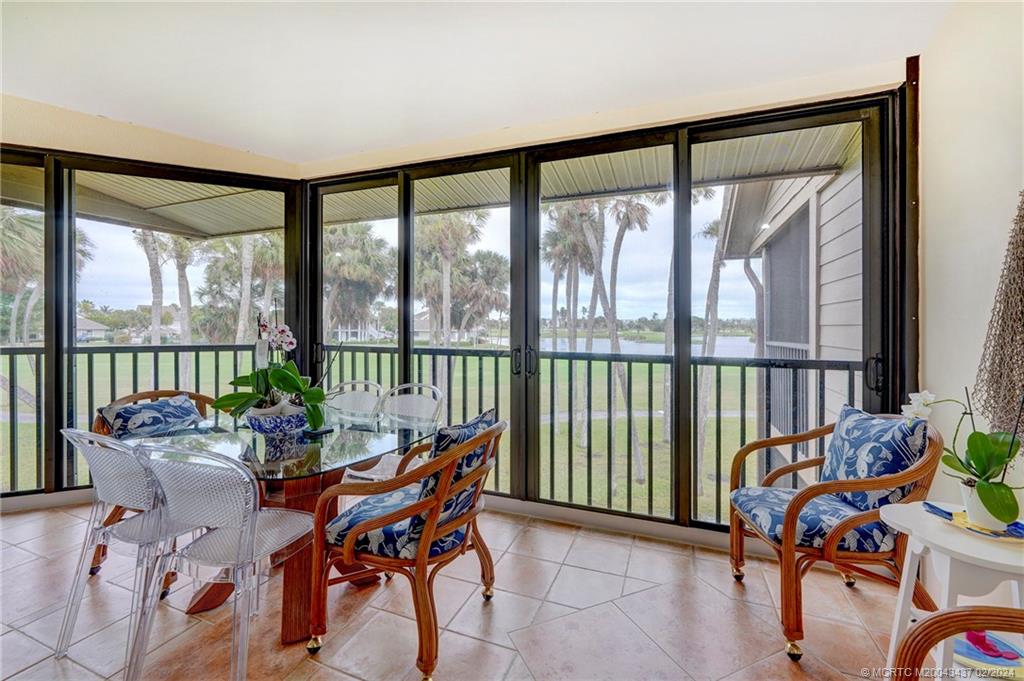 233 NE Edgewater Drive 201