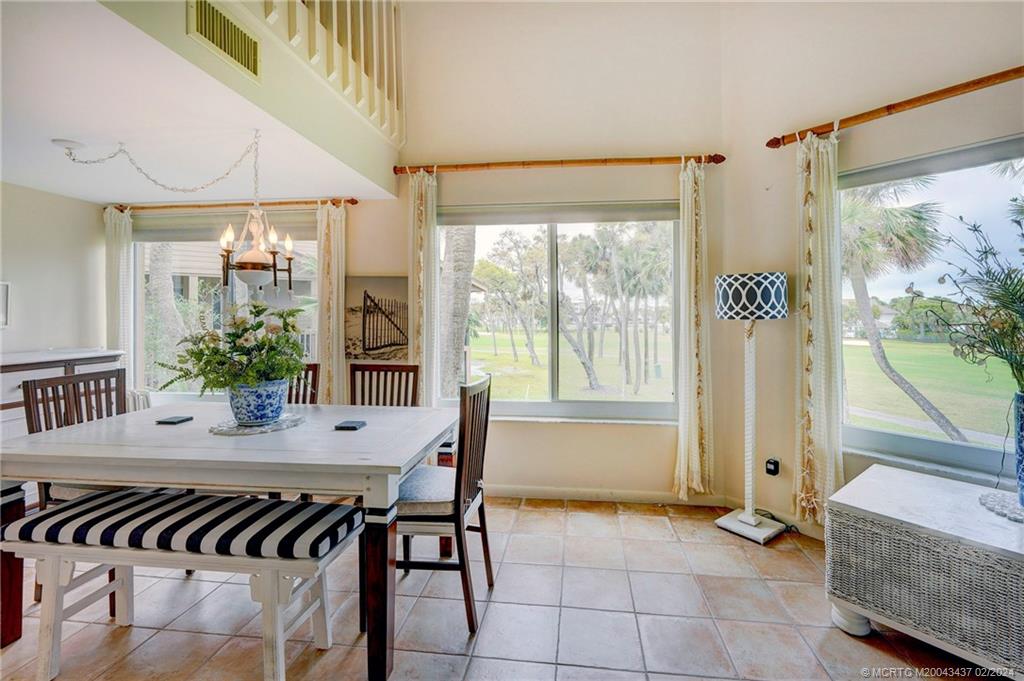 233 NE Edgewater Drive 201