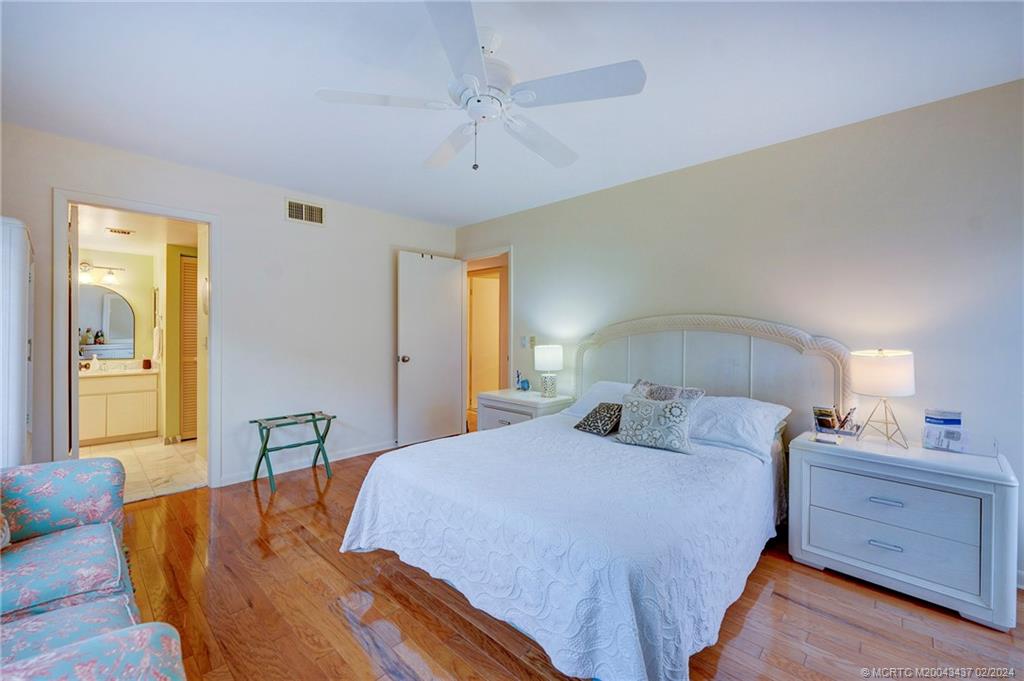 233 NE Edgewater Drive 201