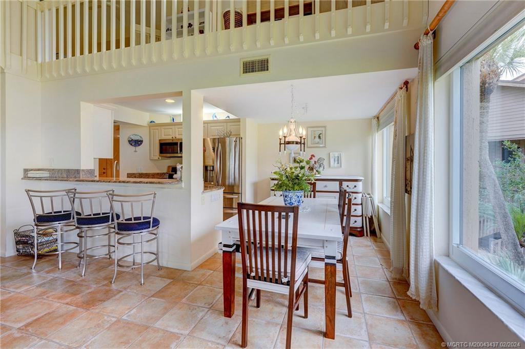 233 NE Edgewater Drive 201