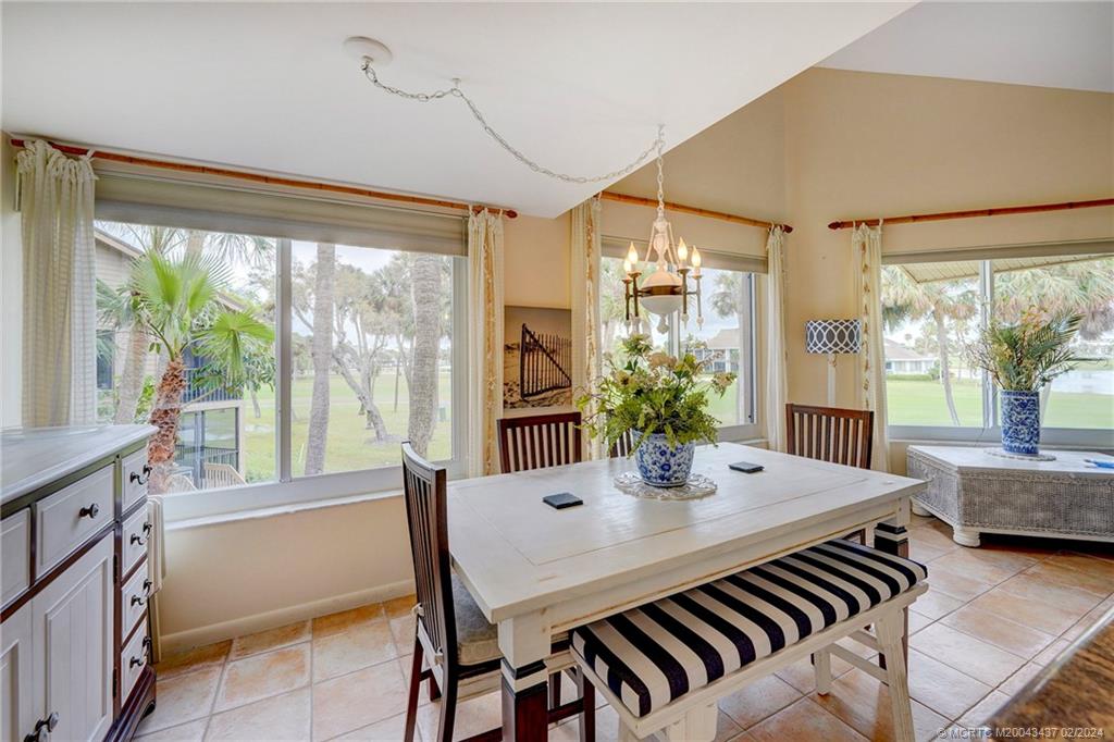 233 NE Edgewater Drive 201