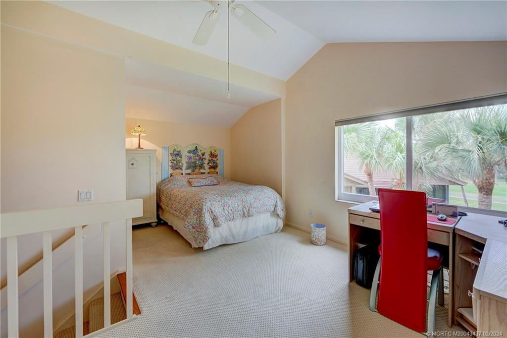 233 NE Edgewater Drive 201