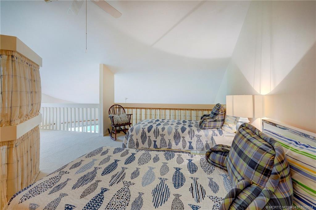 233 NE Edgewater Drive 201