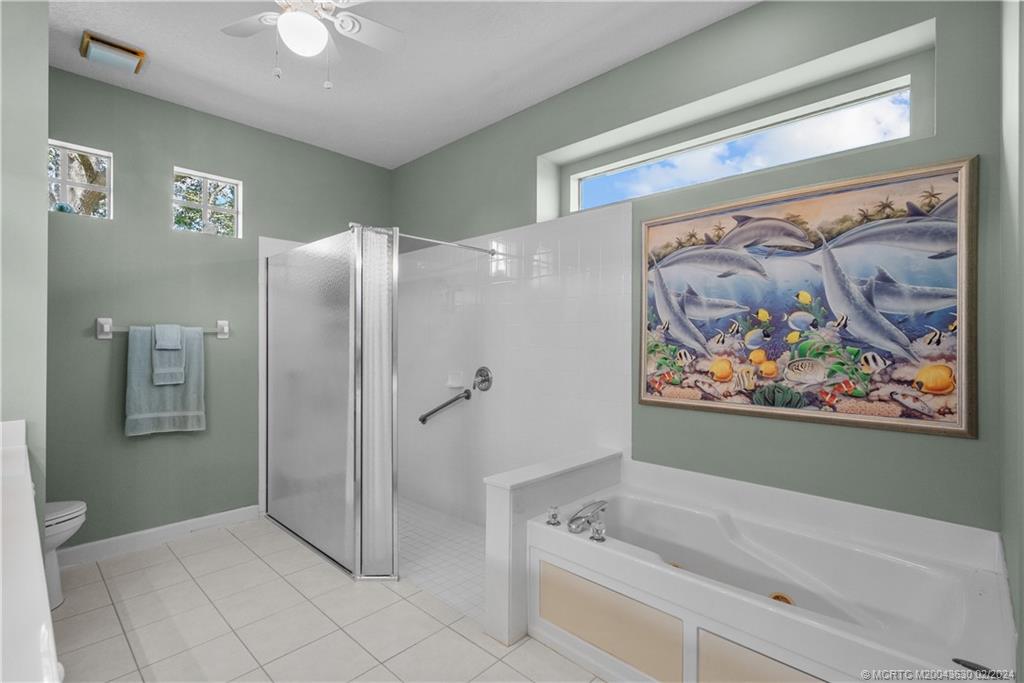 668 SW Treasure Cove