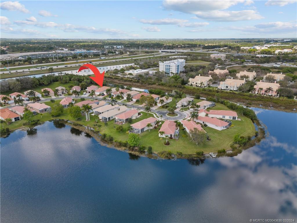 668 SW Treasure Cove