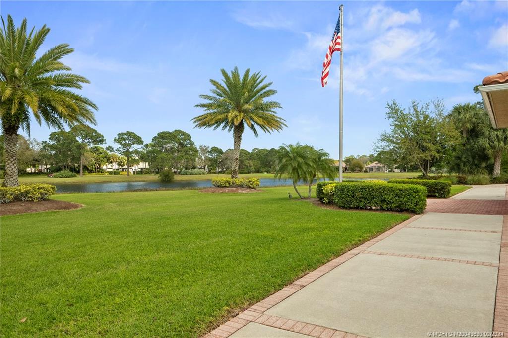 668 SW Treasure Cove