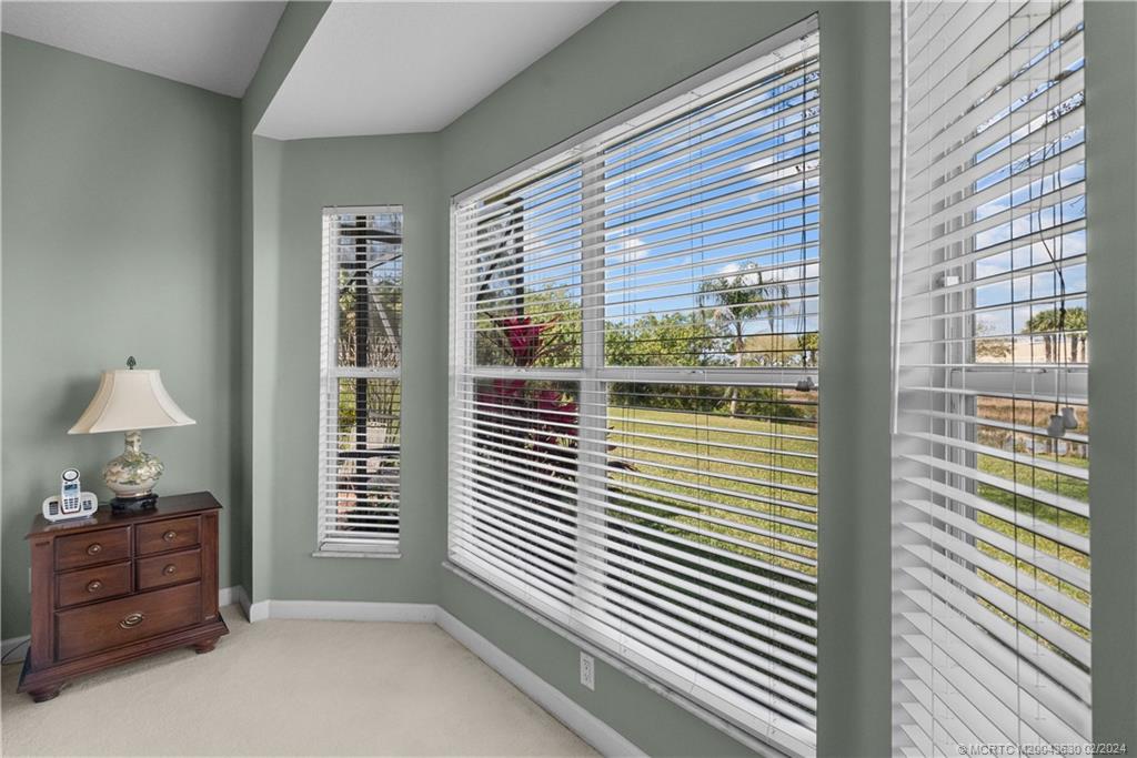 668 SW Treasure Cove