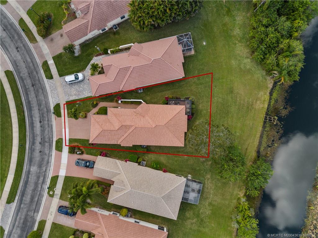 668 SW Treasure Cove