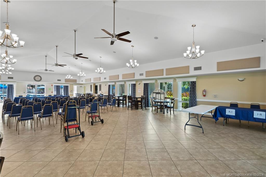 668 SW Treasure Cove
