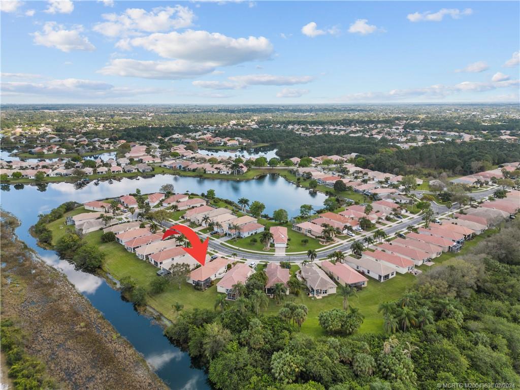 668 SW Treasure Cove
