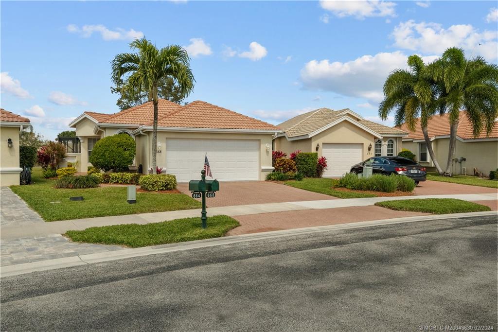 668 SW Treasure Cove