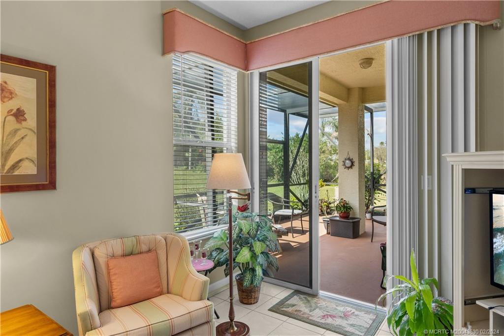 668 SW Treasure Cove