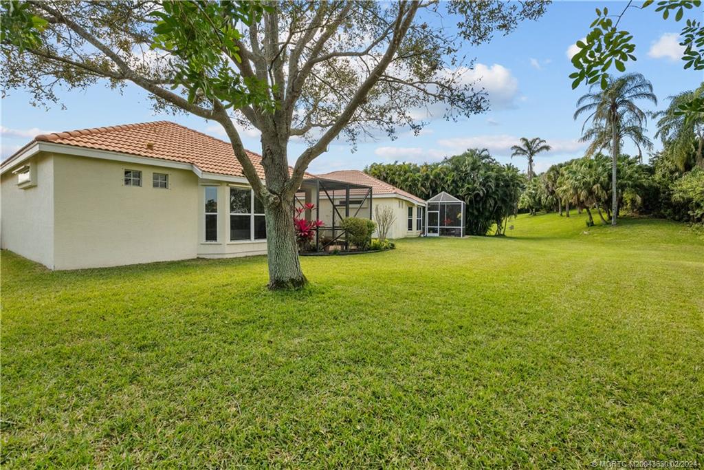 668 SW Treasure Cove