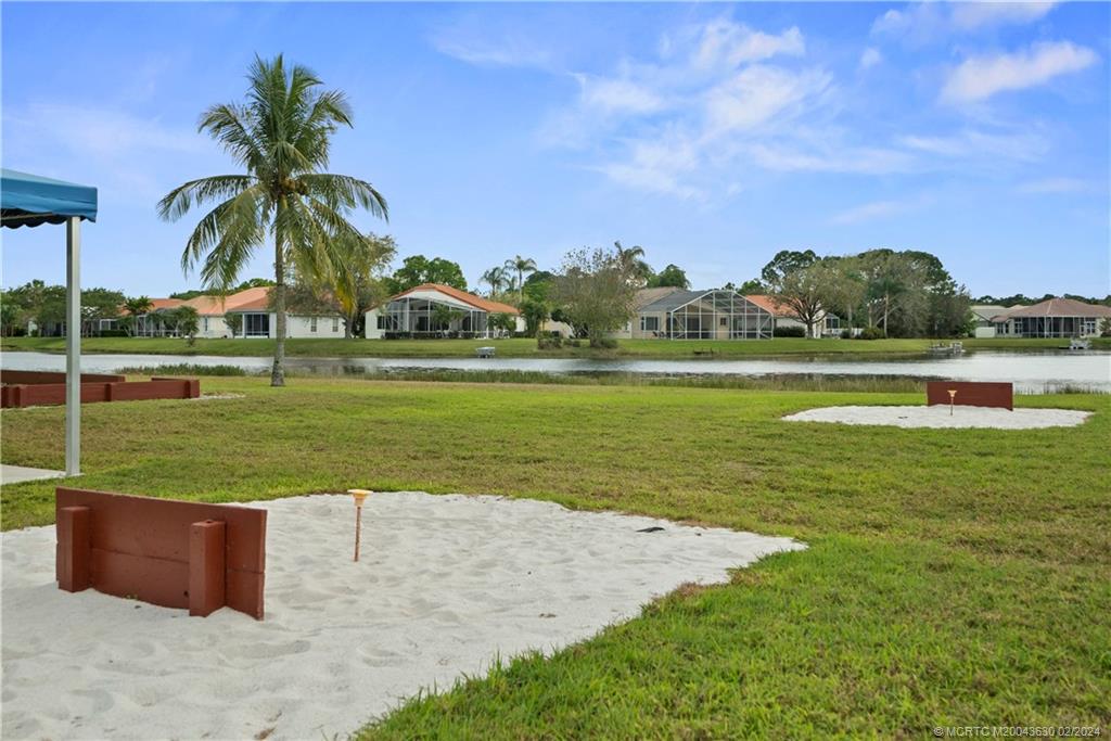 668 SW Treasure Cove