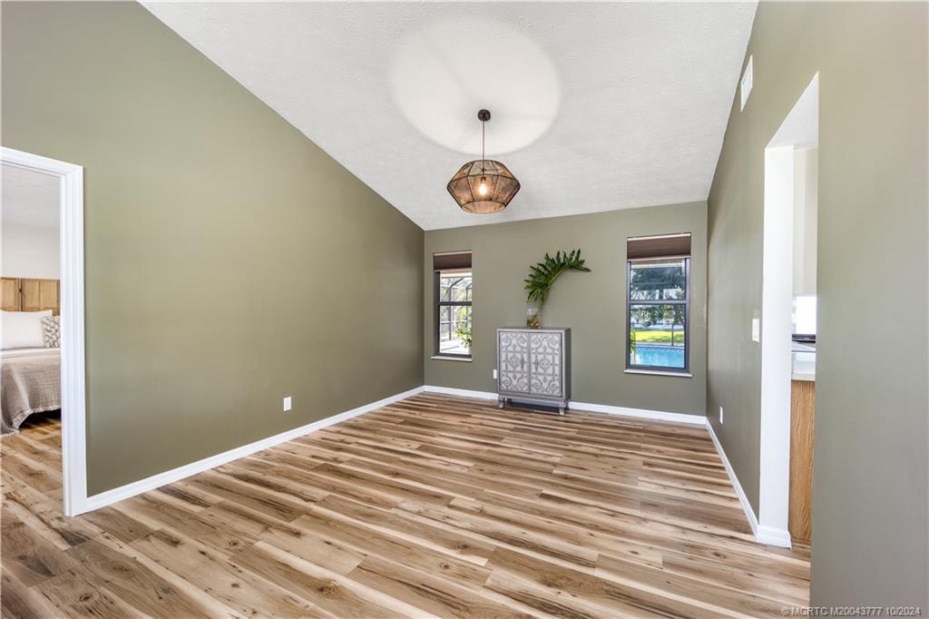 2556 NW Captiva Cove