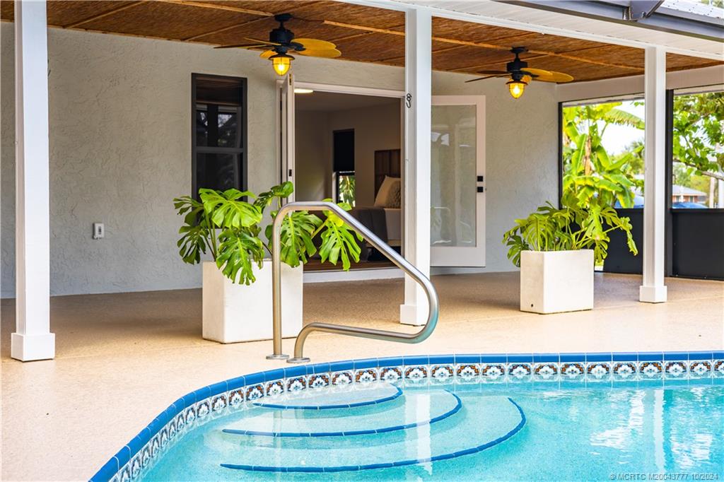 2556 NW Captiva Cove