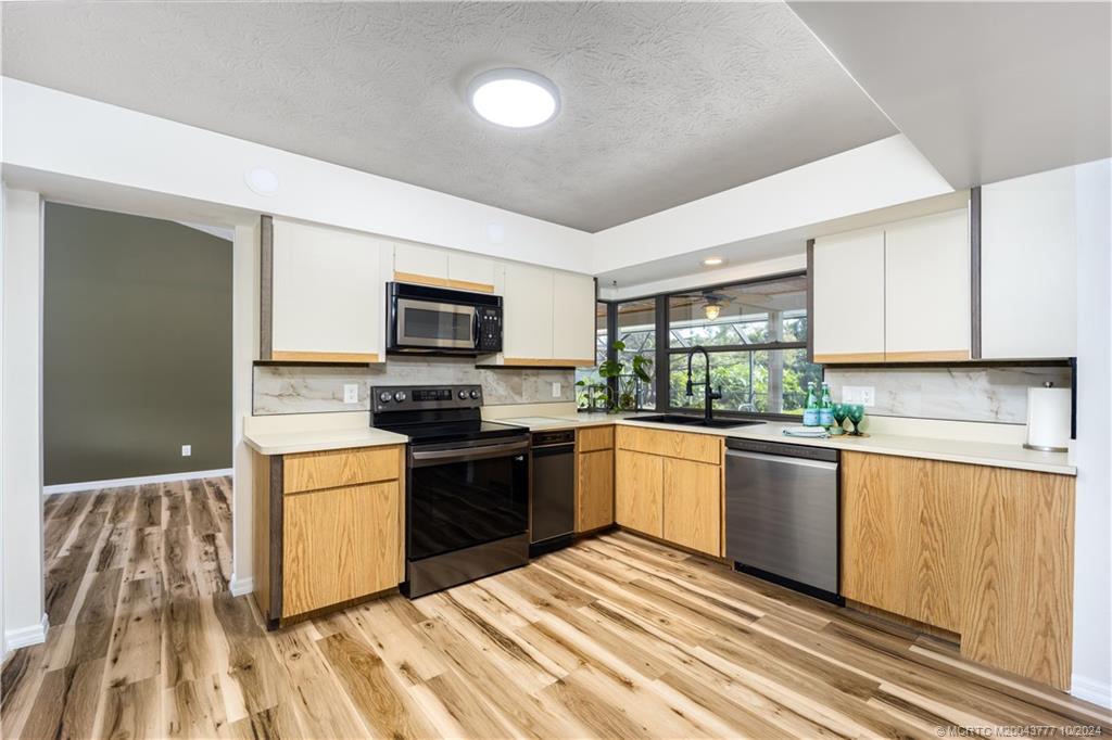 2556 NW Captiva Cove