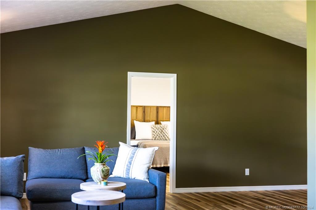 2556 NW Captiva Cove