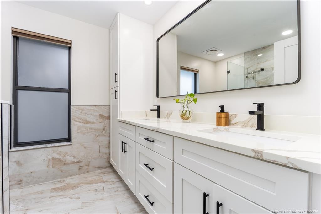 2556 NW Captiva Cove