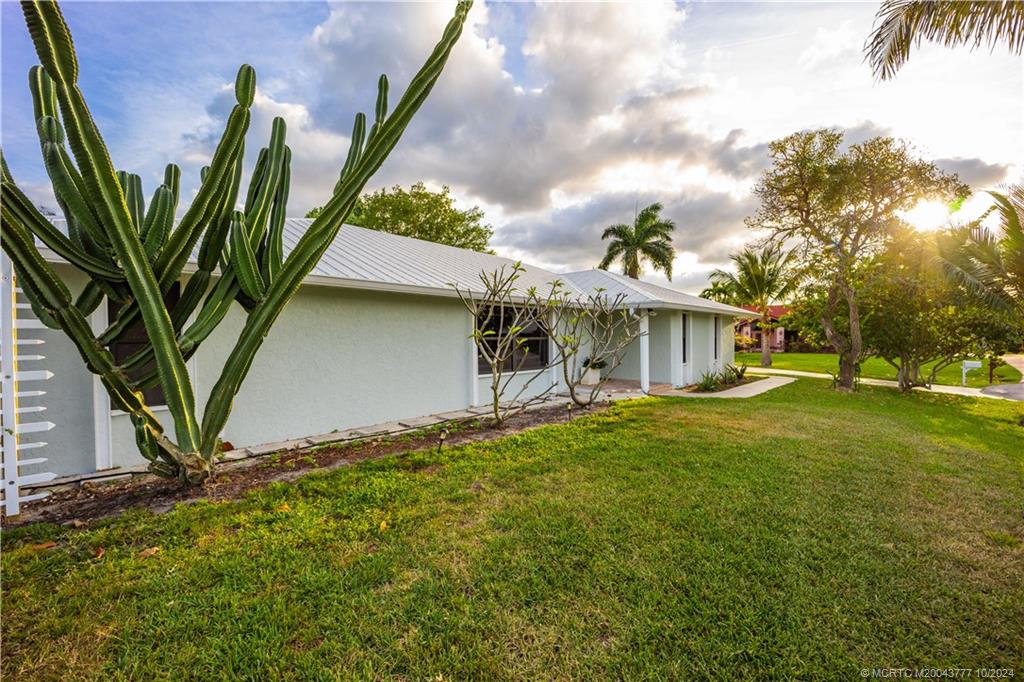 2556 NW Captiva Cove