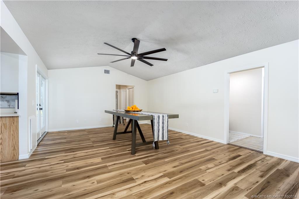 2556 NW Captiva Cove