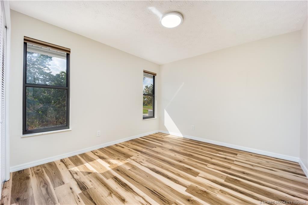 2556 NW Captiva Cove