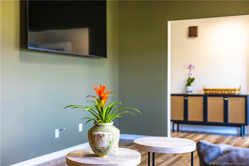 2556 NW Captiva Cove