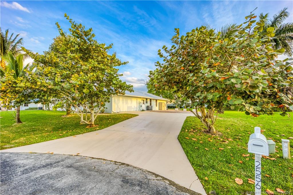 2556 NW Captiva Cove