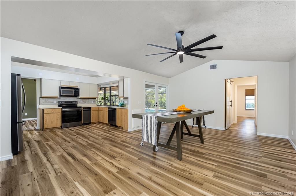 2556 NW Captiva Cove