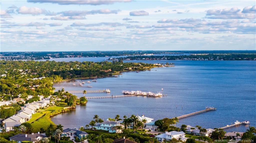 2556 NW Captiva Cove