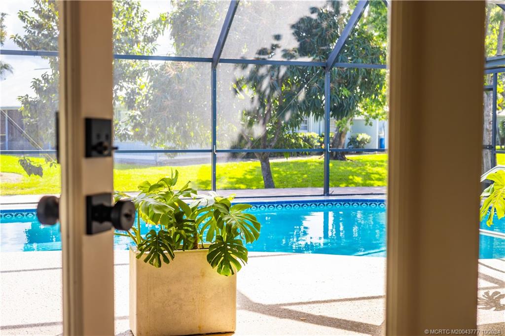 2556 NW Captiva Cove