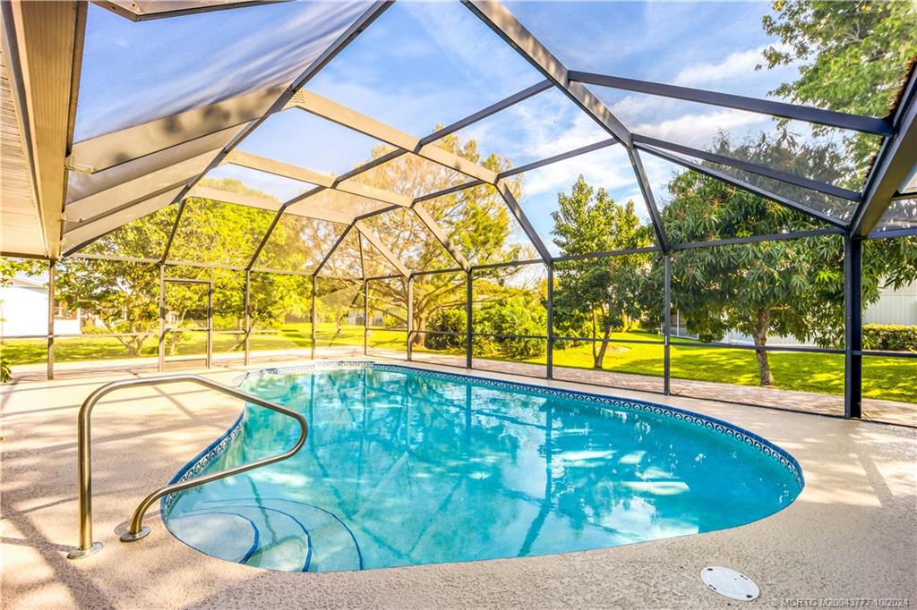 2556 NW Captiva Cove
