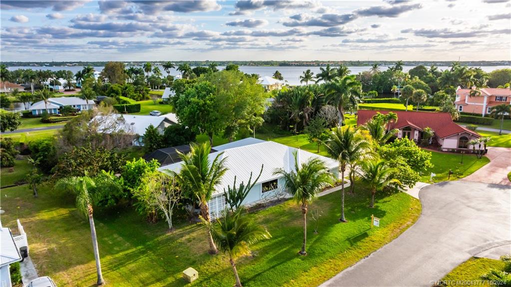 2556 NW Captiva Cove
