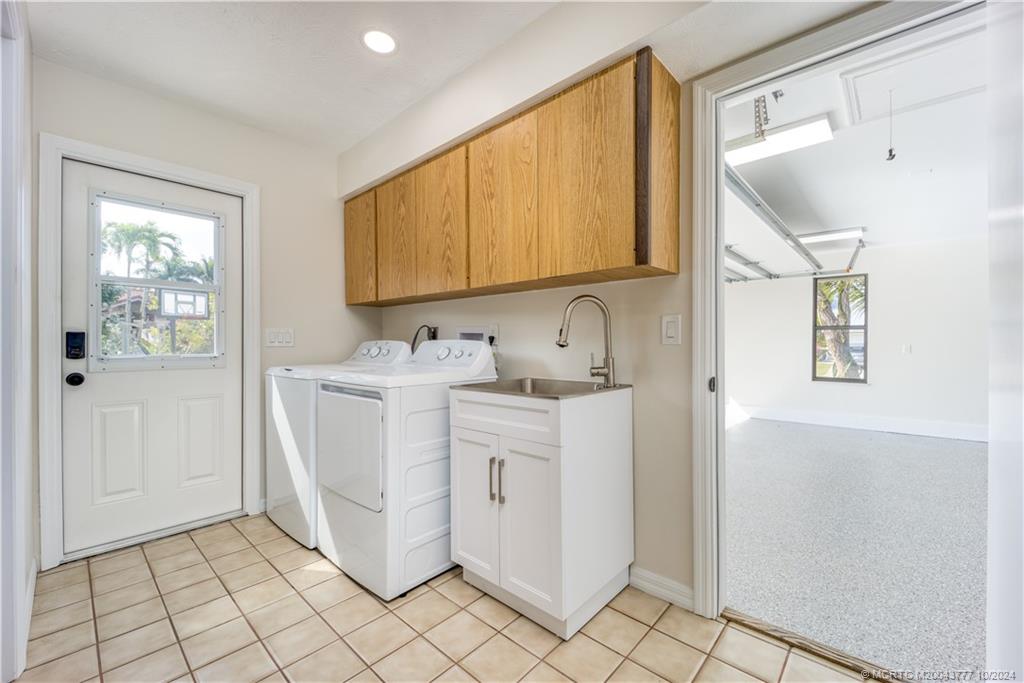 2556 NW Captiva Cove