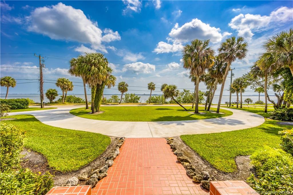 2007 S Indian River Drive