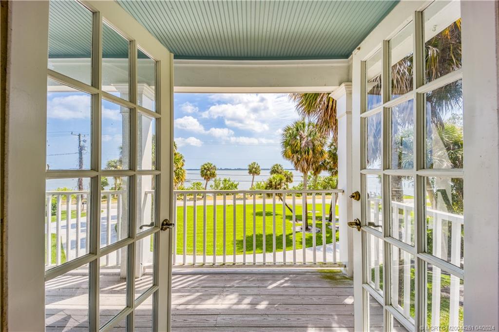 2007 S Indian River Drive