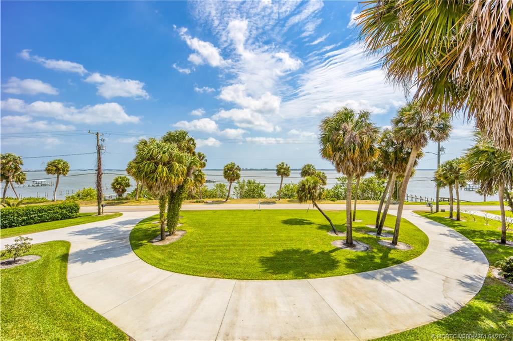 2007 S Indian River Drive
