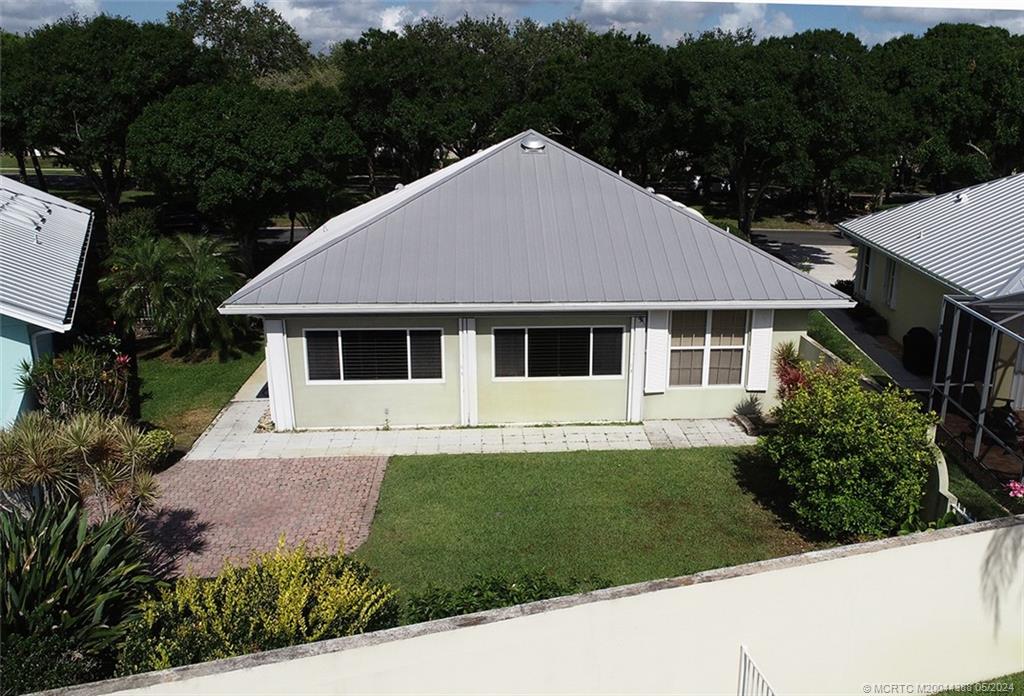 2185 SW Mayflower Drive