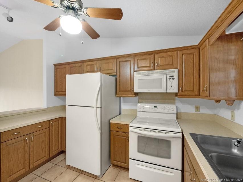 3011 SE Aster Lane 808