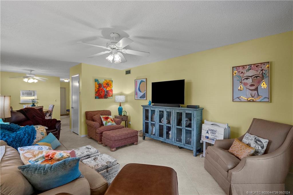 1225 NW 21st Street 1201