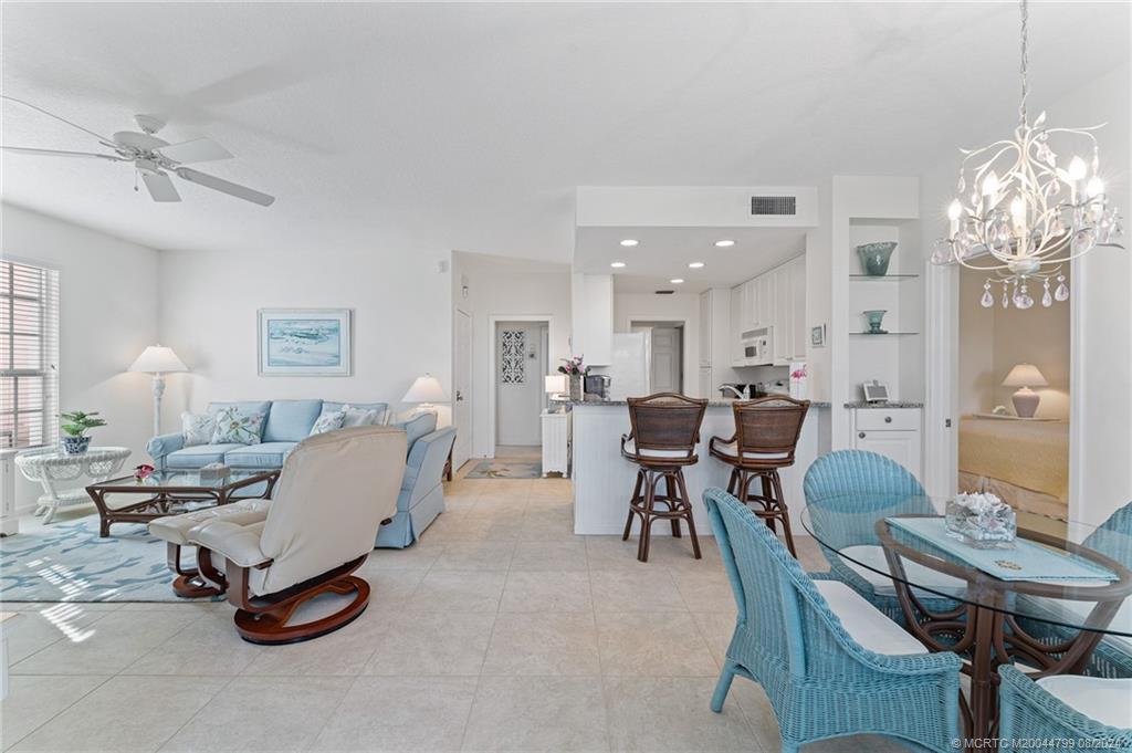 391 NE Plantation Road 213