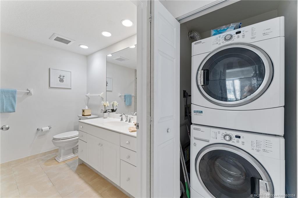 391 NE Plantation Road 213