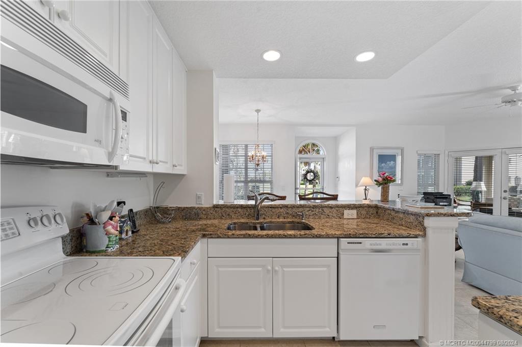 391 NE Plantation Road 213