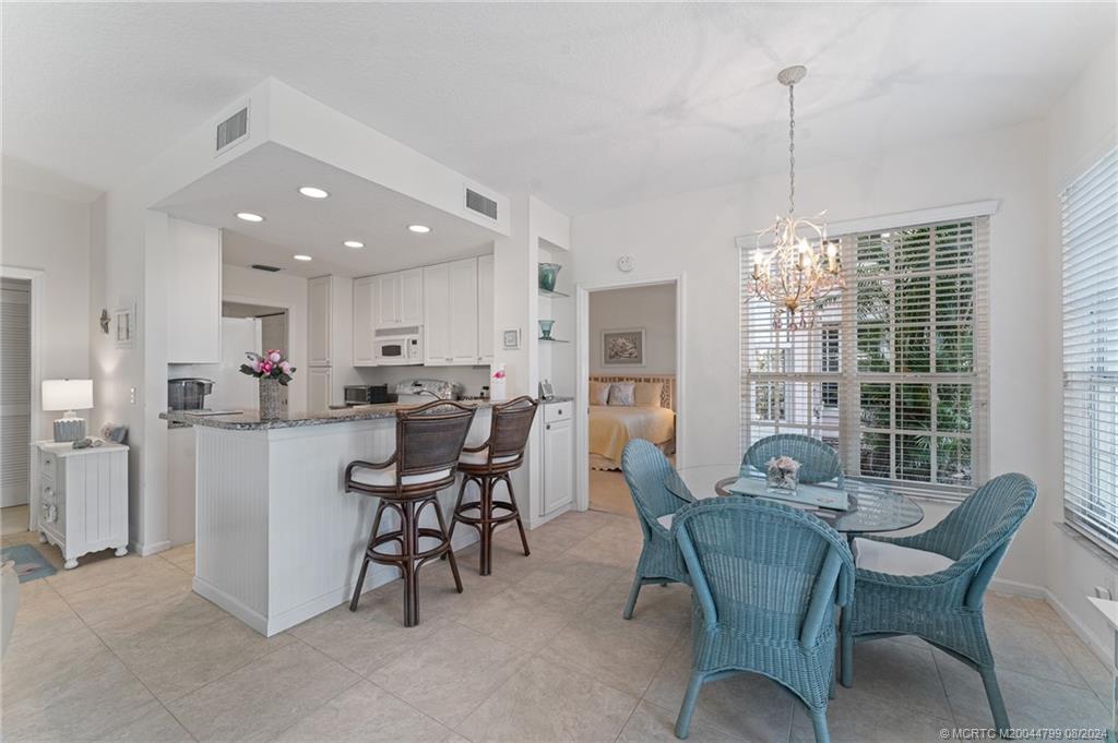 391 NE Plantation Road 213