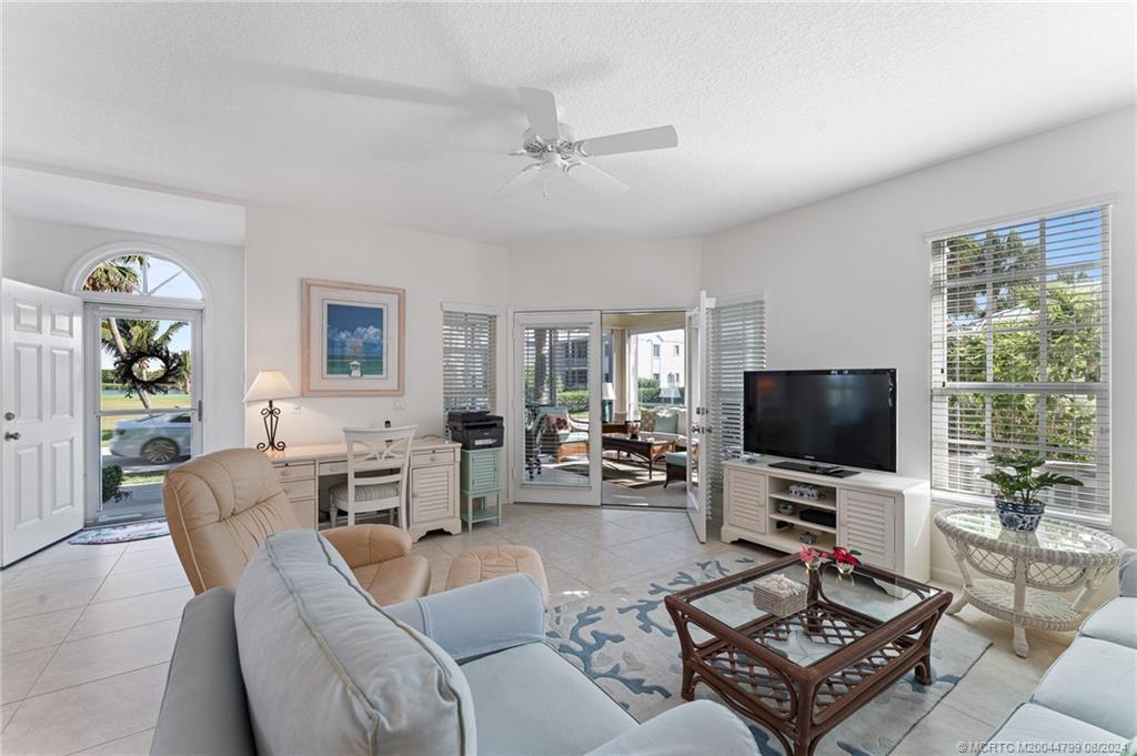 391 NE Plantation Road 213